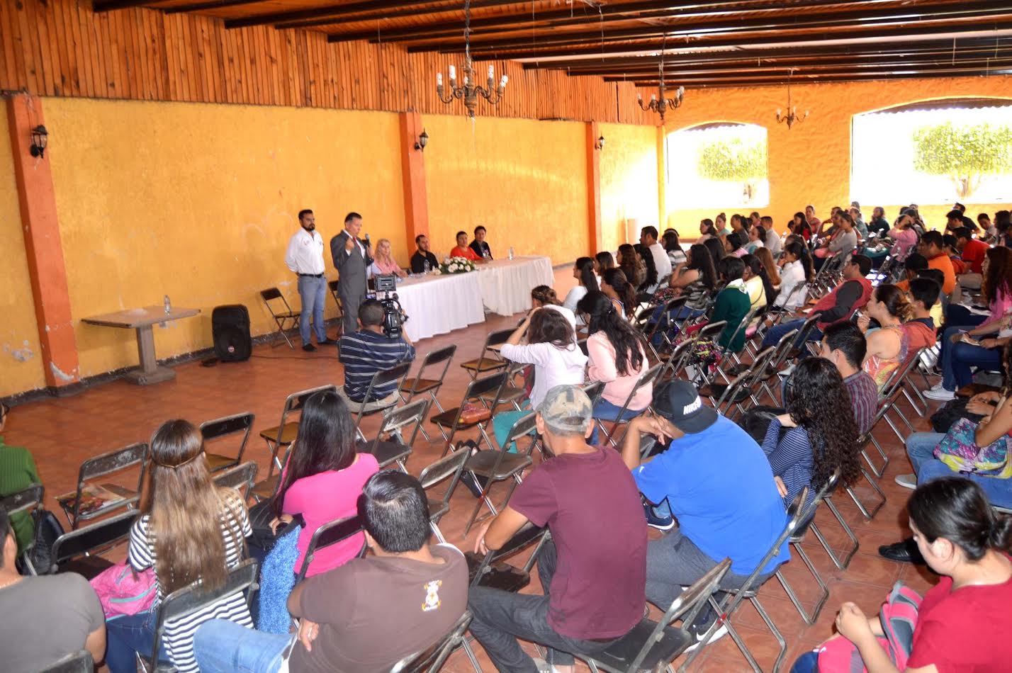 Darán becarios servicio comunitario en pro de la educación en ... - Quadratín Michoacán
