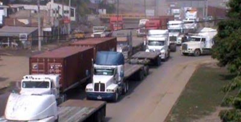 Se defenderán transportistas de Manzanillo sancionados por SCT - Quadratín Michoacán