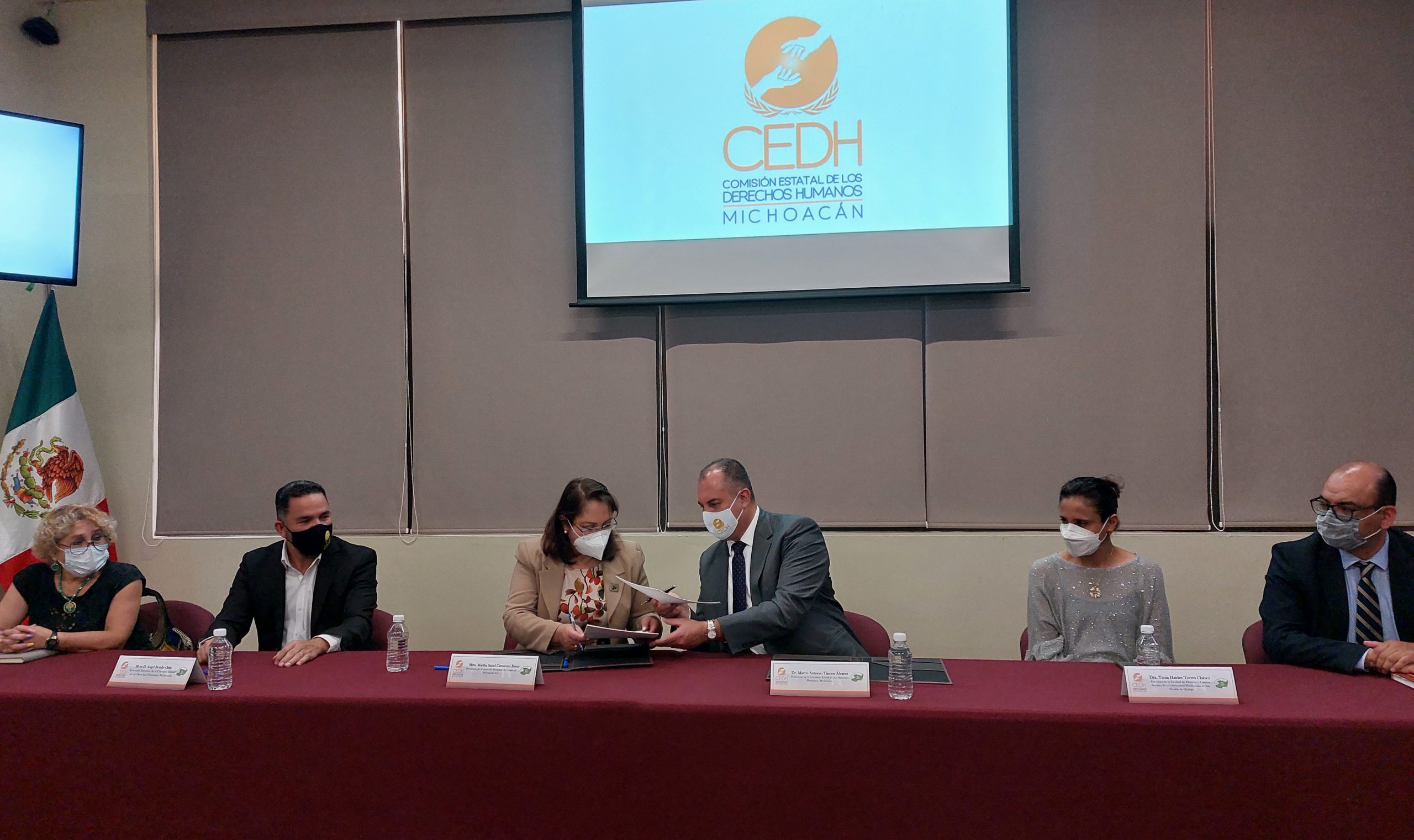 Firman convenio de colaboración la CEDH y Colegio de Abogados ...