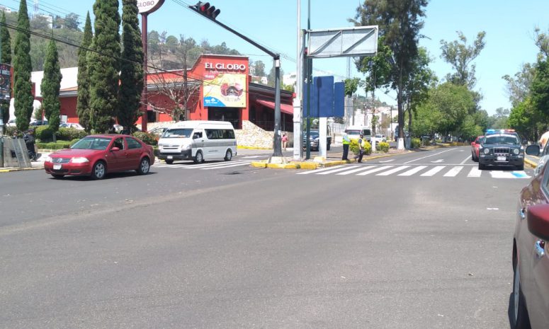 Libera CNTE un sentido de bloqueo en avenida Camelinas