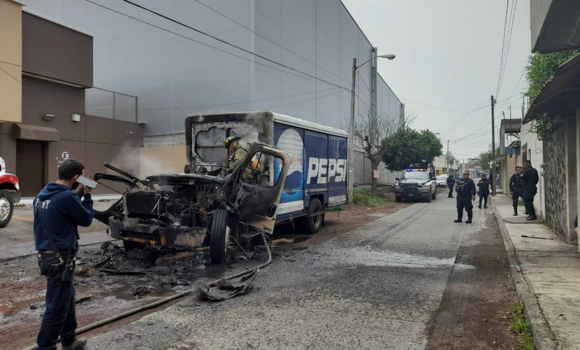 Ya son 10 vehículos incendiados en Uruapan, San Juan Nuevo y Tancítaro