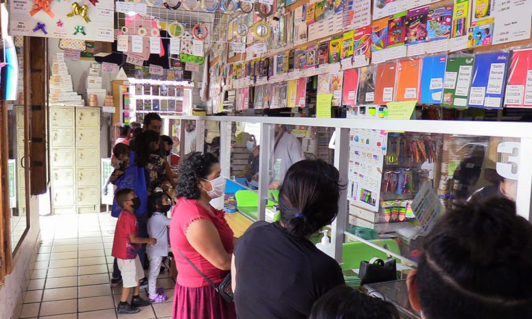 Ofrecen papelerías del centro de Morelia descuentos por regreso a clases
