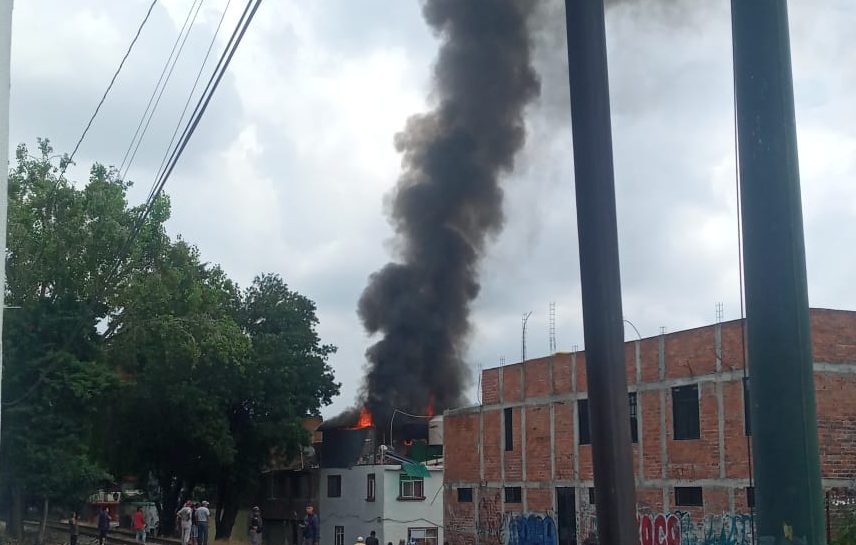 Se incendia una casa en la colonia Obrera de Morelia - Quadratín Michoacán