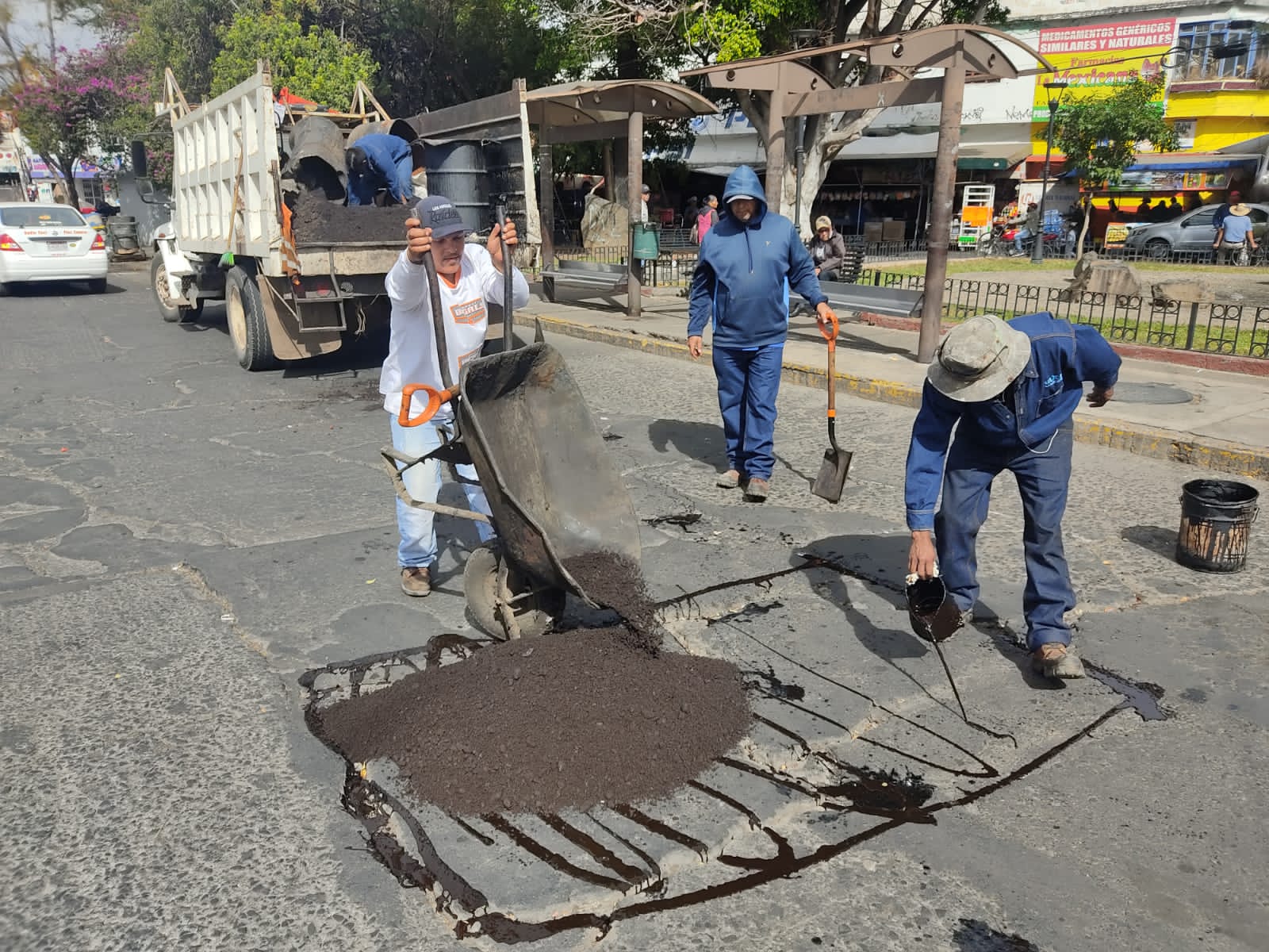Realiza Zamora acciones de bacheo en calles del centro y El Porvenir ...