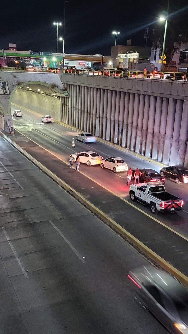 Se registra carambola a la altura de salida a Charo, en Morelia ...