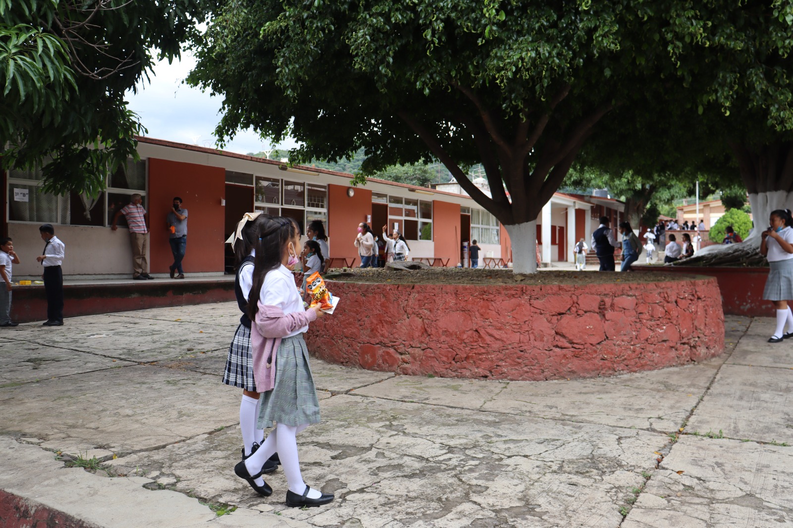 Reitera la SEE que las cuotas de ingreso a escuelas no son obligatorias