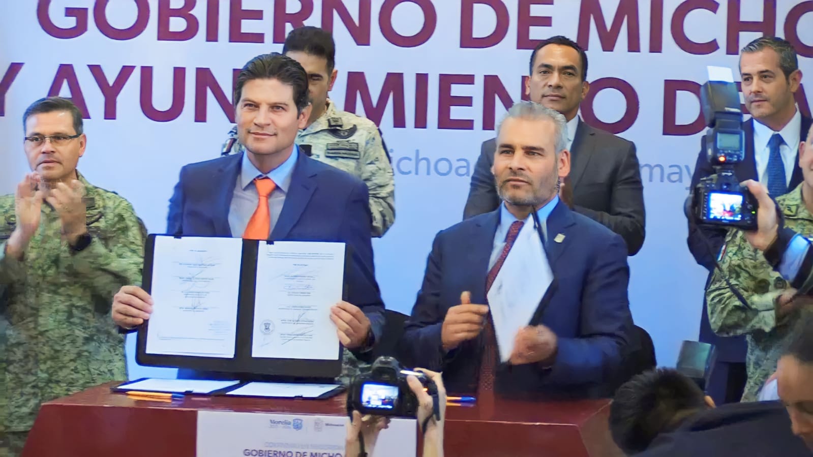 Firman Michoacán y Morelia convenio de seguridad - Quadratín Michoacán