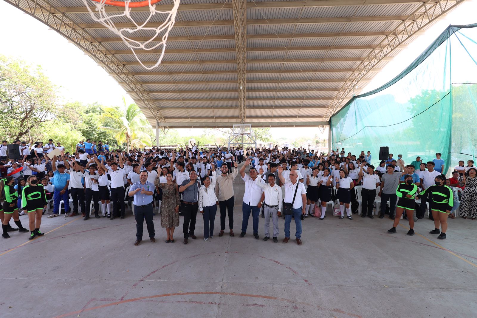 Realiza Ijumich Caravanas Integrales por la Juventud en Huetamo ...