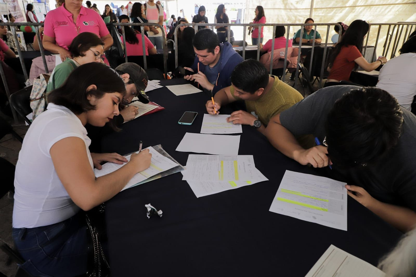Ofertaron más de mil 500 vacantes para jóvenes en Feria del Empleo ...