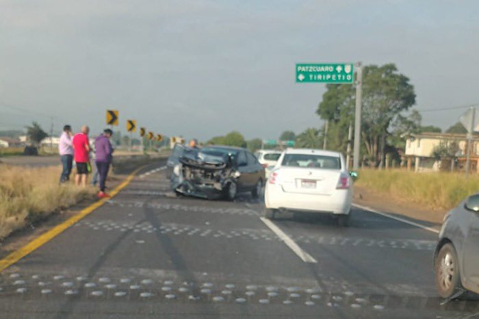 Choca contra muro de contención en la Morelia-Pátzcuaro - Quadratín ...
