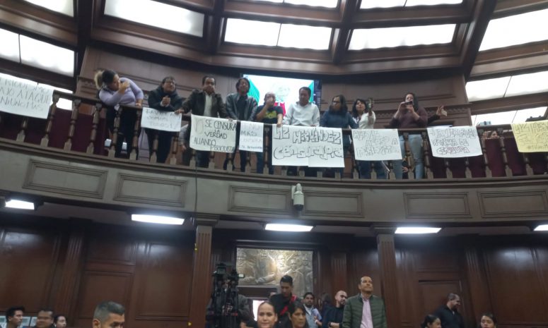Exigen periodistas alto al acoso en Congreso michoacano
