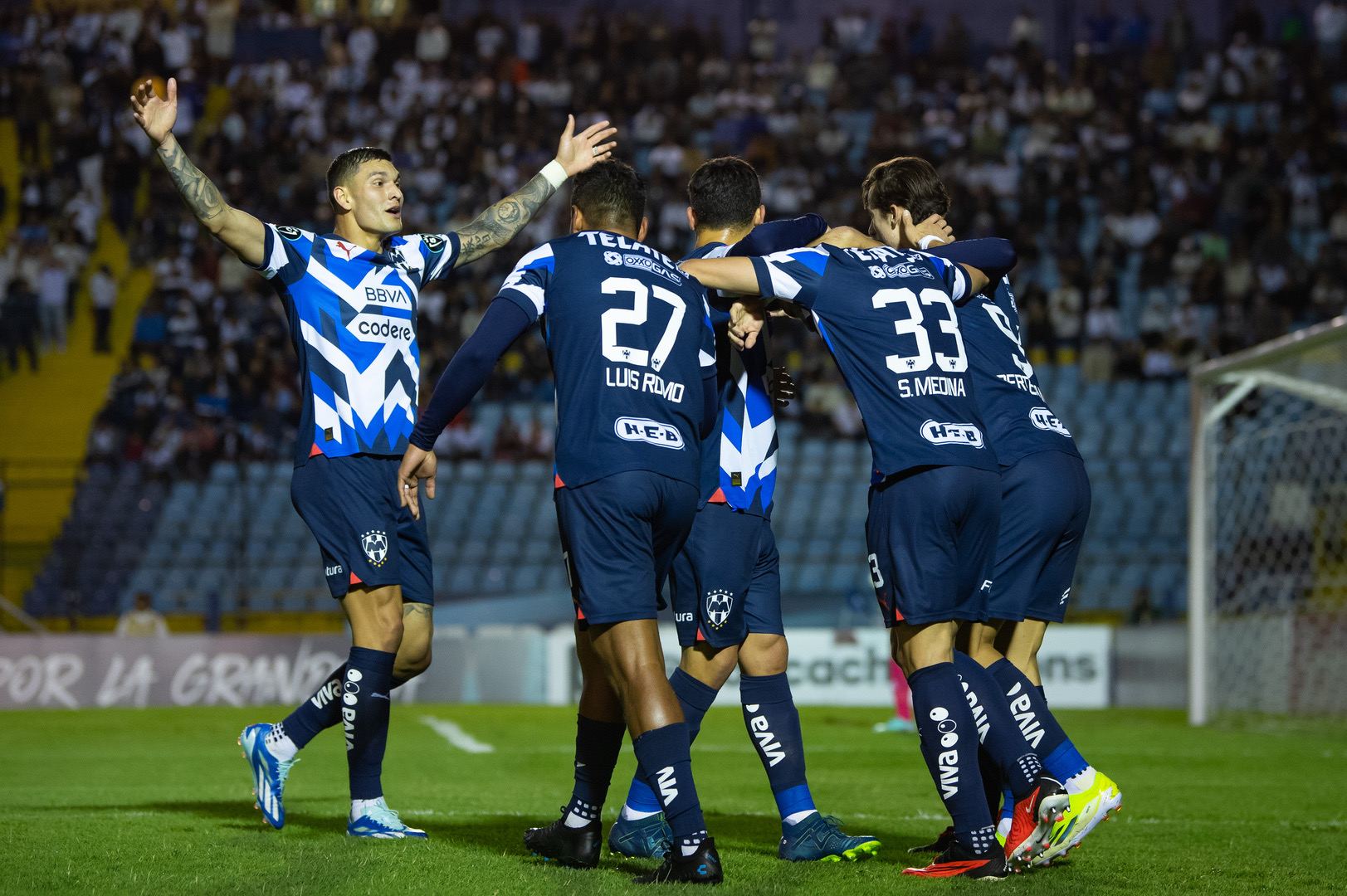 Golea Monterrey en la Copa de Campeones de Concacaf