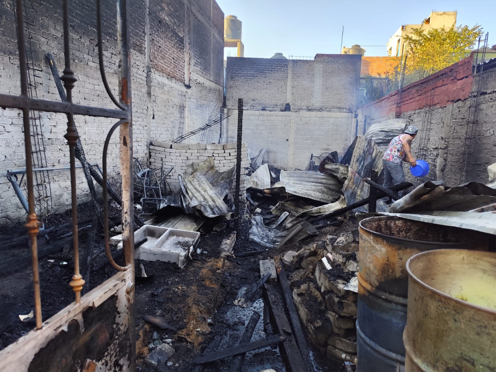 Por supuesta falla eléctrica se incendia casa en colonia Solidaridad ...