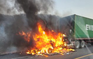 incendio tráiler