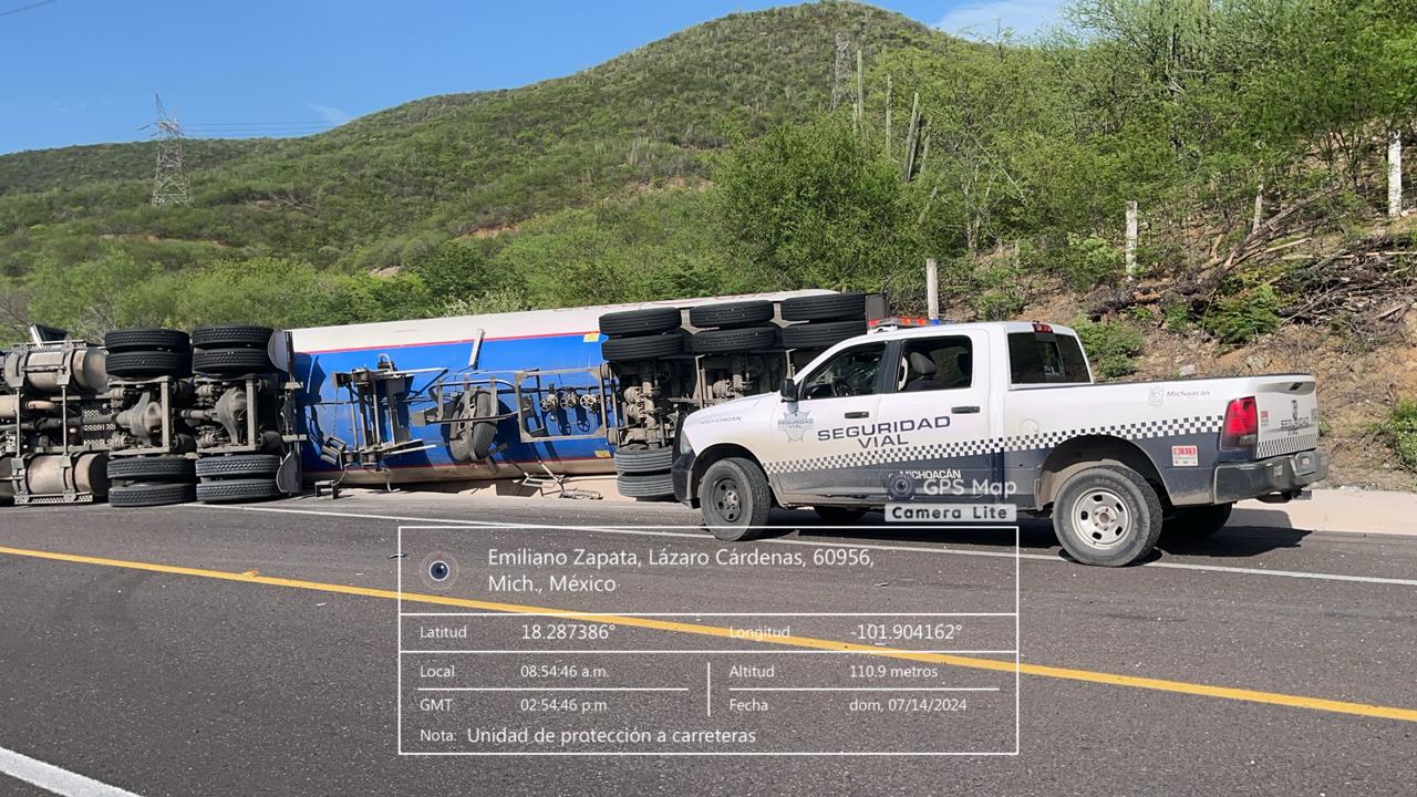Vuelca tractocamión con gas LP en la autopista Siglo 21 - Quadratín ...