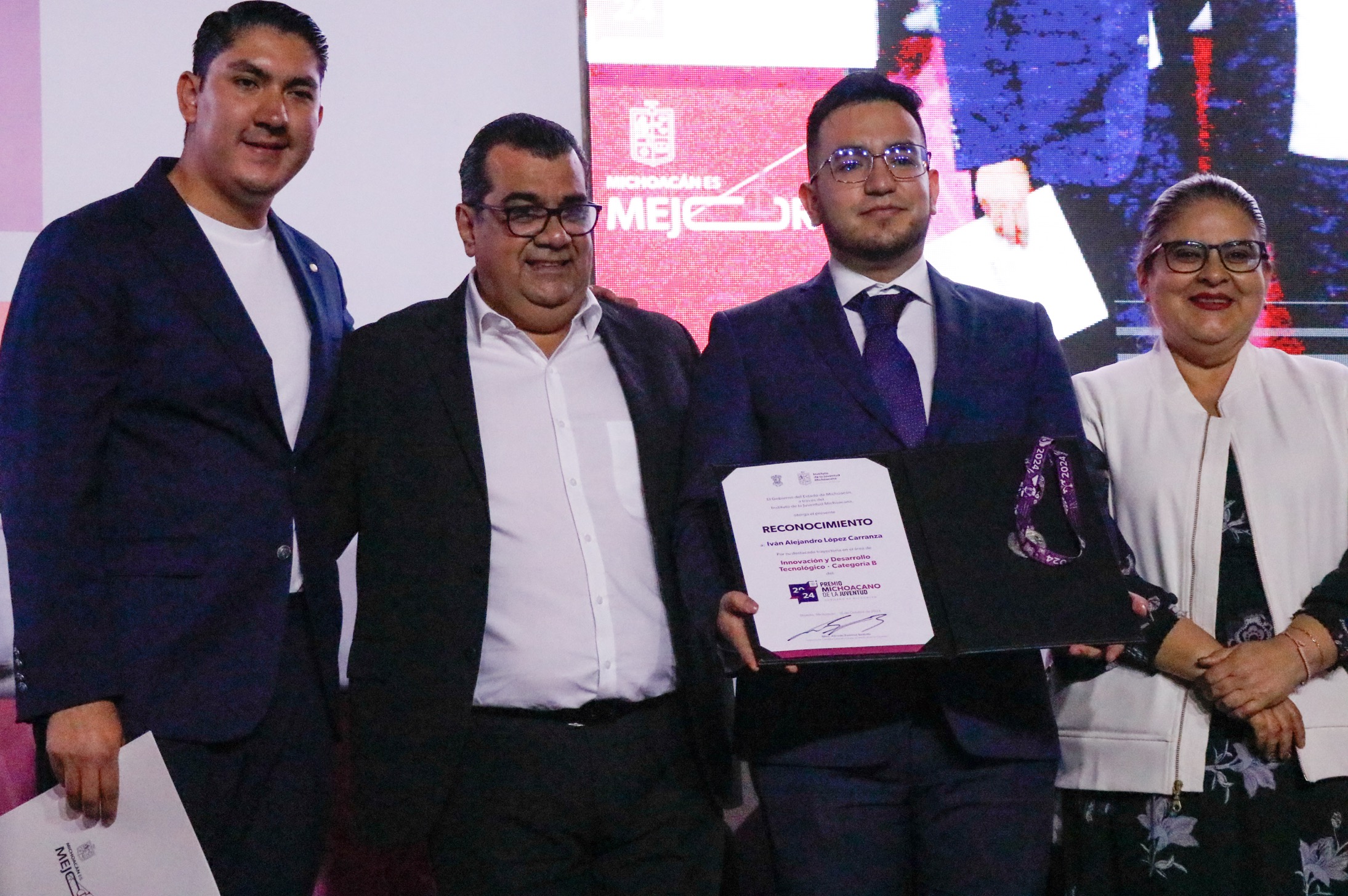 Egresado del ITM, 1 de los 10 ganadores del Premio de la Juventud 2024 ...