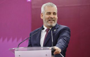 Alfredo Ramírez, sonriendo