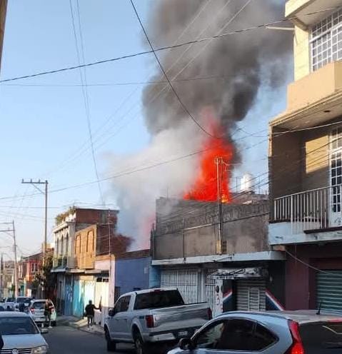 Se incendia vivienda en El Realito, Morelia - Quadratín Michoacán