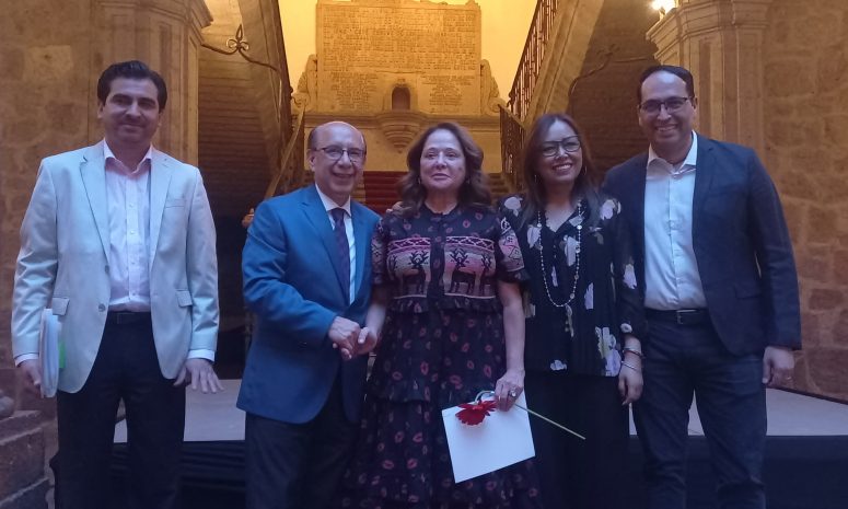 Reconocen a morelianas por trayectoria de trabajo en barrios del centro