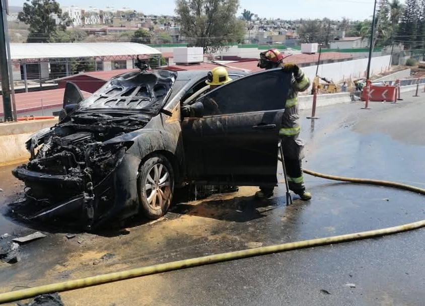 Se incendia camioneta en puente Paso Catrinas de Morelia - Quadratín ...