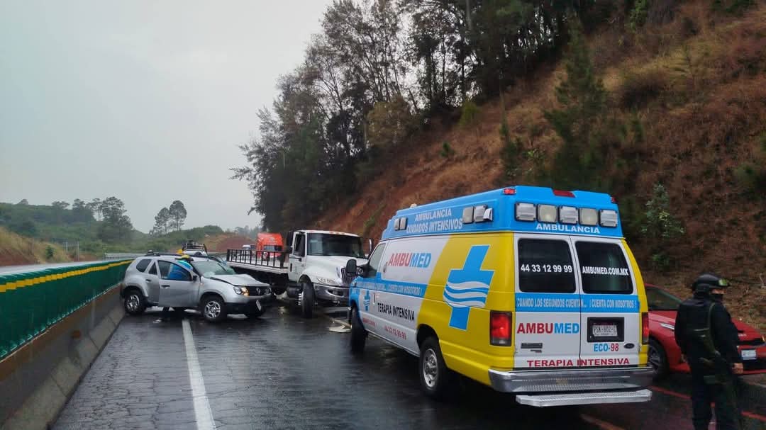 Se registra choque en la Siglo 21; tramo Uruapan-Pátzcuaro - Quadratín ...