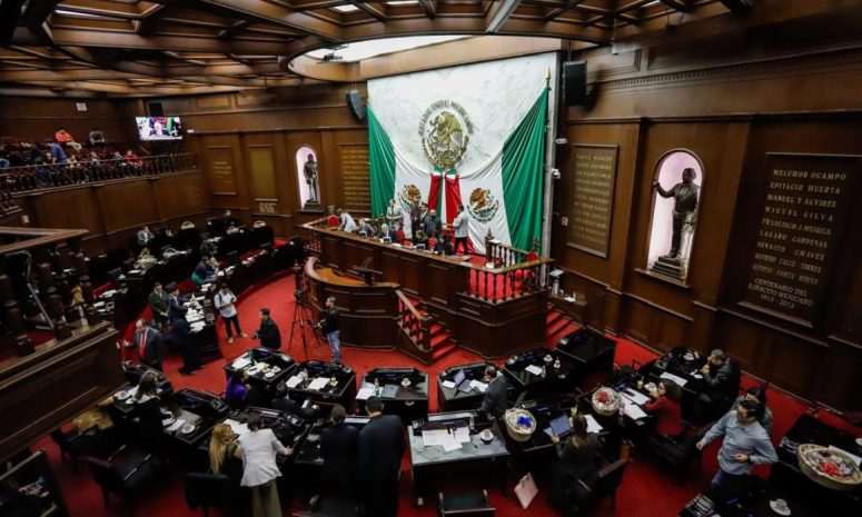Acusan diputados ilegalidad de sesión reanudada sin citatorio