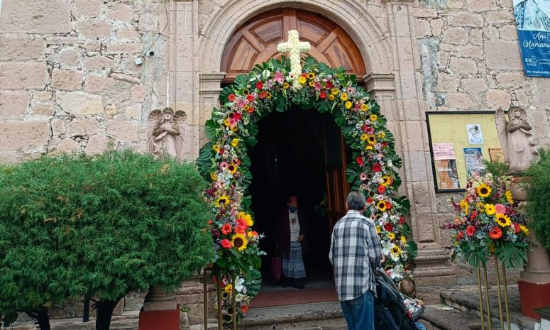 Celebran morelianos a San Juan con misa, música y sabor michoacano