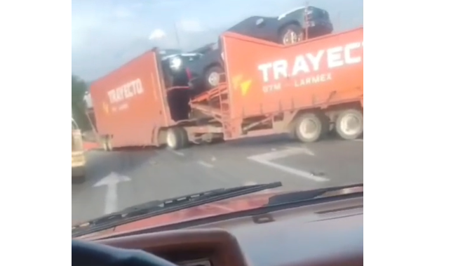 Chofer de nodriza pierde el control y se accidenta en la Siglo 21 ...