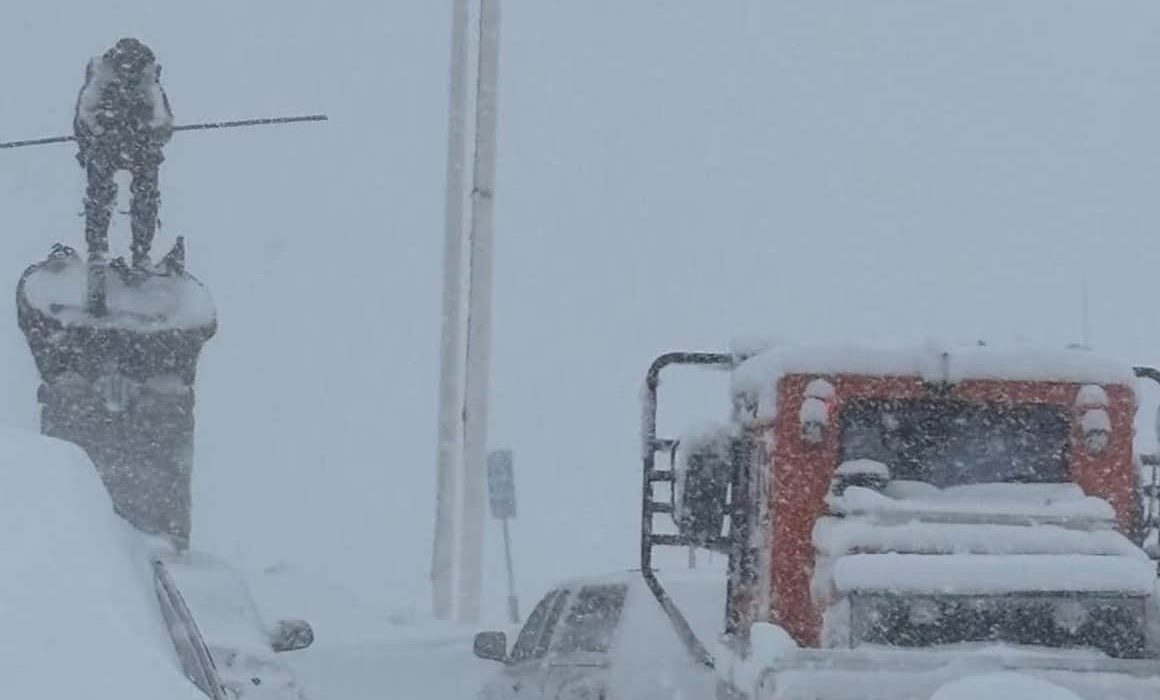 Hallan muertos a 8 esquiadores tras avalancha en montaña de California ...