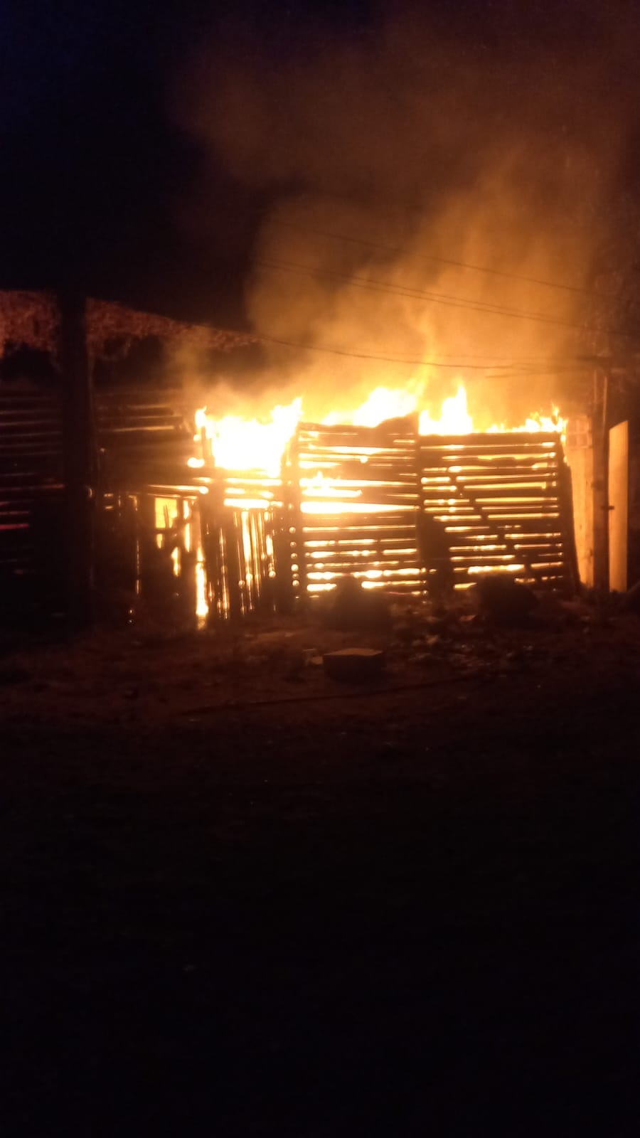 Se incendia vivienda en la colonia Lago 1 de Morelia - Quadratín Michoacán