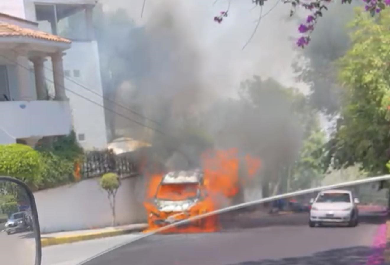 Se incendia vehículo en Morelia por aparente falla mecánica - Quadratín ...