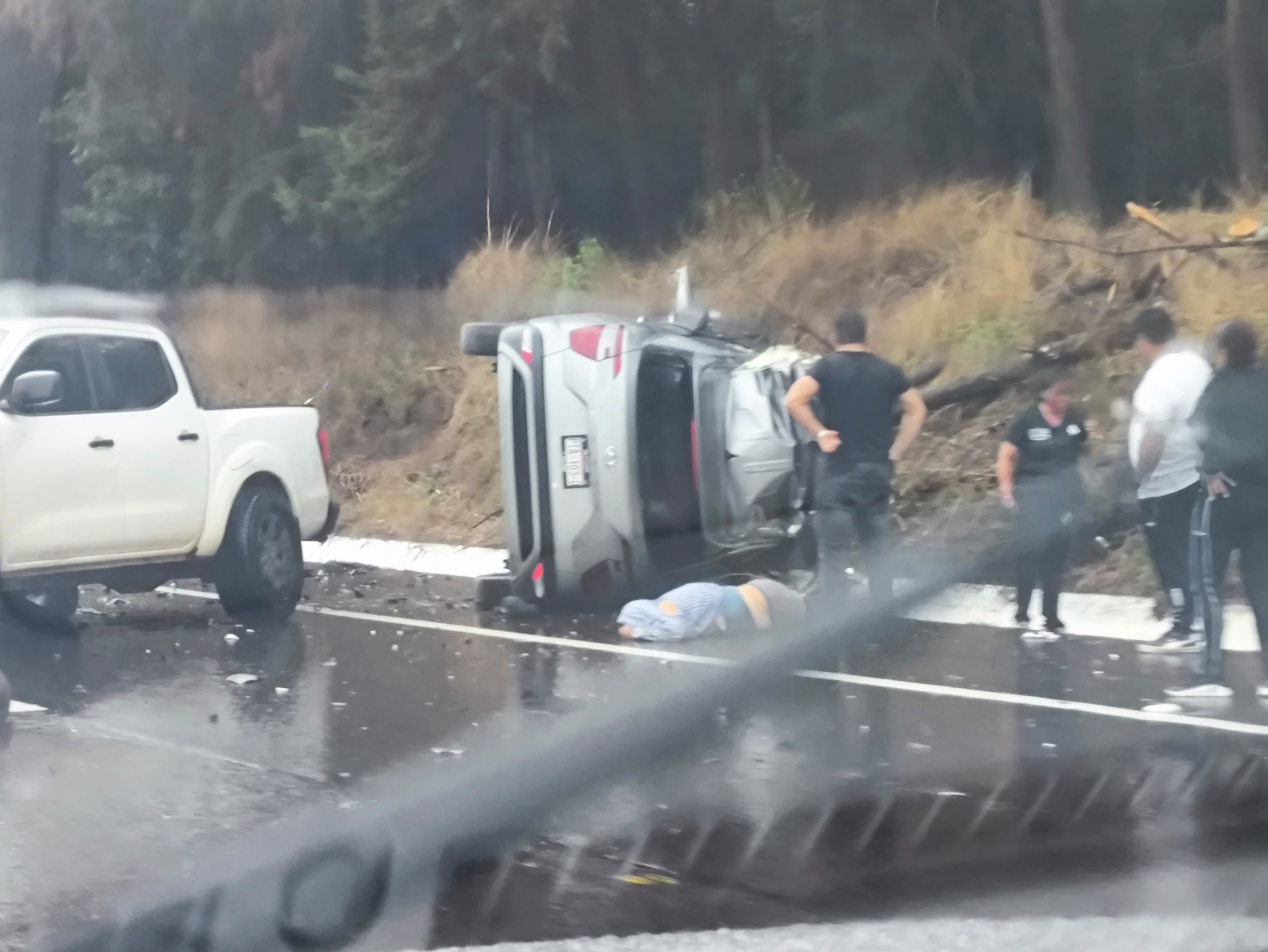 Choque y volcadura en la Autopista Siglo 21 deja 4 lesionados ...