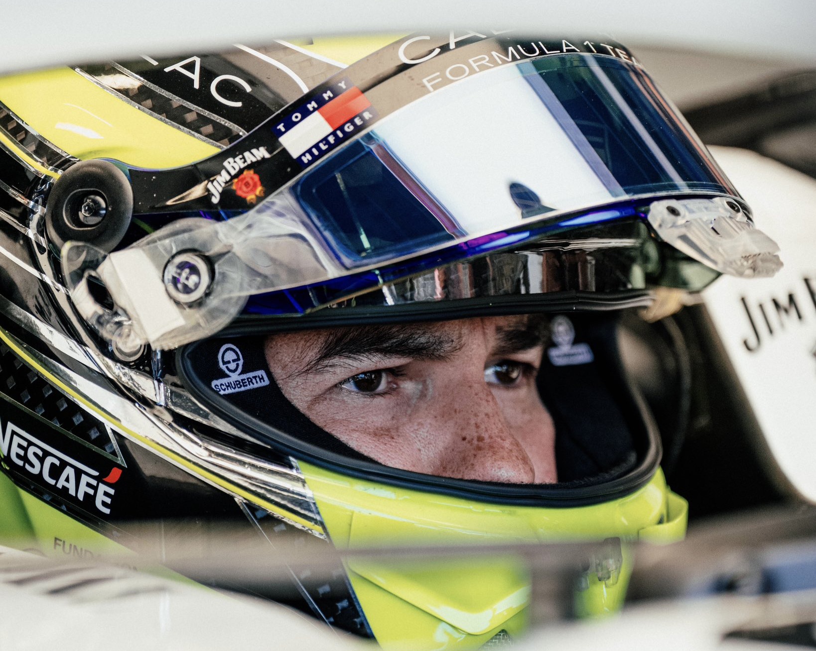 Sancionan con 3 posiciones a Checo Pérez en el Gran Premio de Azerbaiyán - Quadratín
