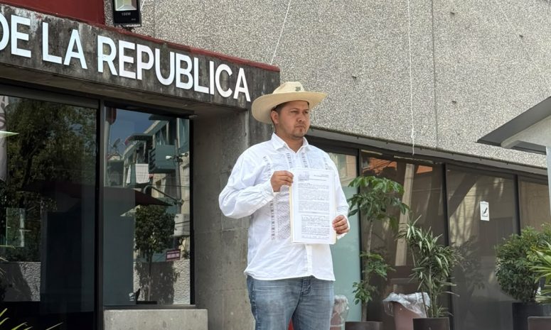 Regidor de Uruapan denuncia a hermano de Carlos Manzo ante la FGR