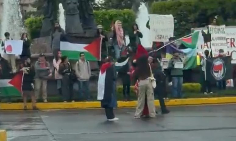 Marchan en Morelia en apoyo al pueblo palestino pese a la lluvia