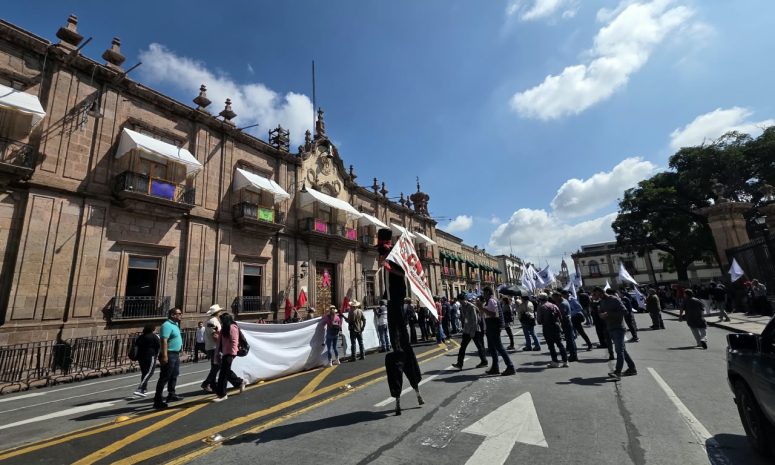 Bloquean la Madero por pliego petitorio de 20 organizaciones en Morelia