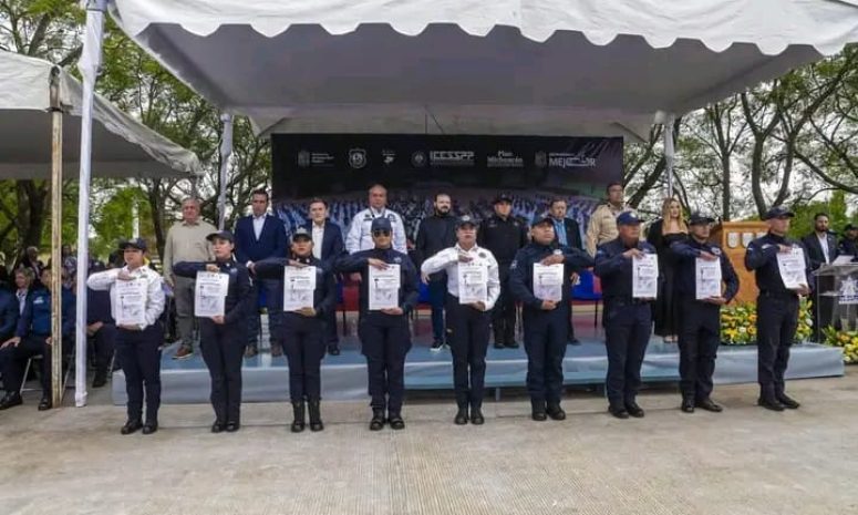 Se gradúan 57 nuevos policías para reforzar la seguridad en Uruapan