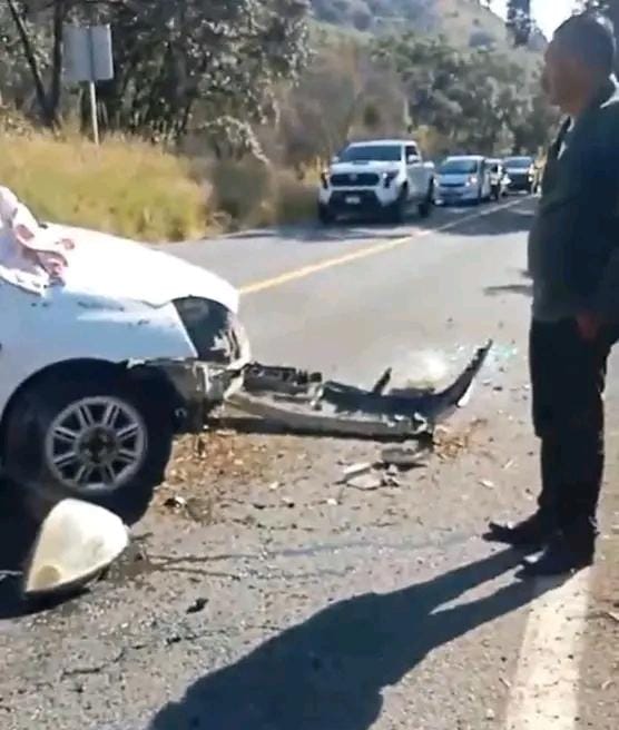 Registra choque y volcadura entre 2 vehículos en Zacapu - Quadratín