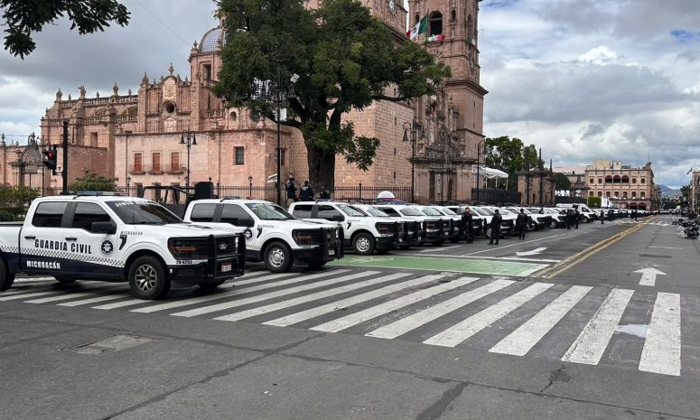 Blindan Centro de Morelia previo a nueva marcha del FNLS