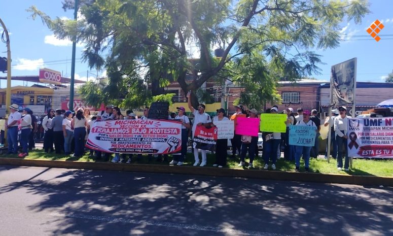 Marcharon trabajadores del IMSS en Uruapan; denunciaron falta de insumos